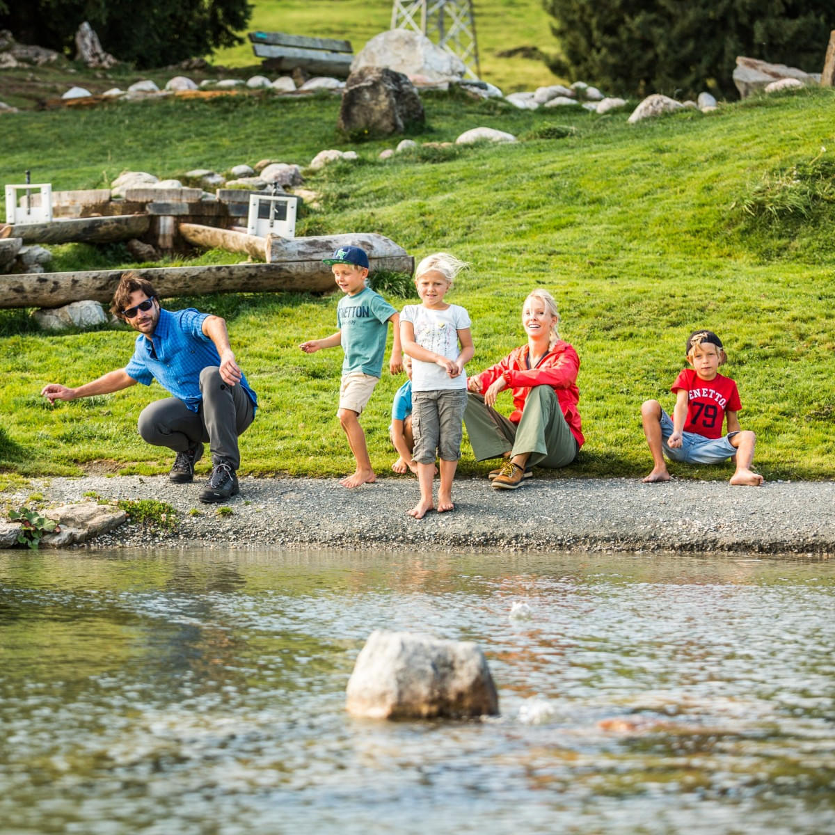 steinehuepfen-am-filzalmsee-in-brixen-im-thale